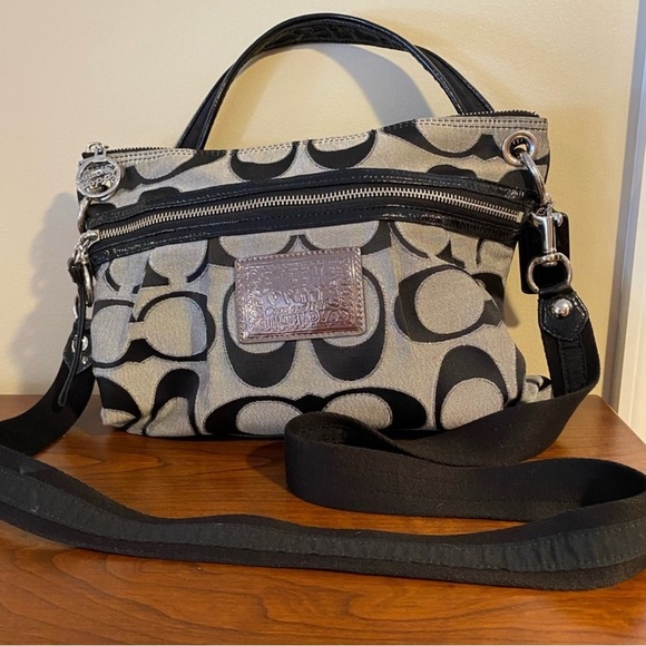 EUC Coach Poppy,shoulder/crossover bag black, gray, silver - Picture 1 of 9
